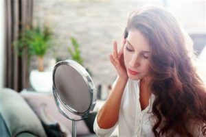 Leia mais sobre o artigo Vitaminas do complexo B: como esses nutrientes ajudam a deixar pele, cabelo e unhas mais saudáveis