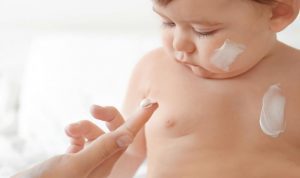 Leia mais sobre o artigo Qual é a maneira correta de aplicar filtro solar em bebês?